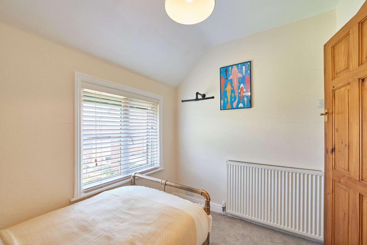Blue Sky 3 Bedroom Cottage Whitby Exterior photo